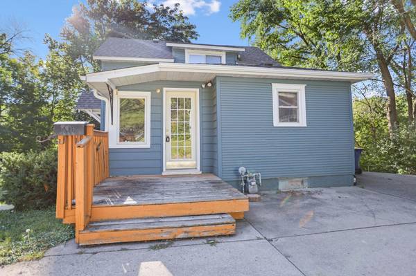 416 3rd ST NE, Faribault, MN 55021