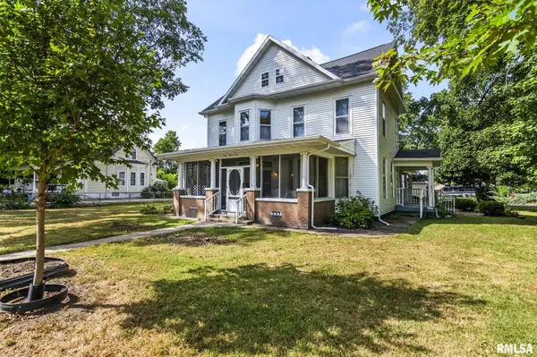704 W MADISON ST, Girard, IL 62640-0000