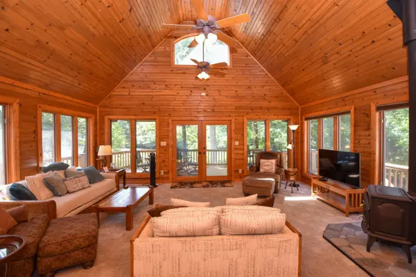 1961 State Highway 176, Rockaway Beach, MO 65740