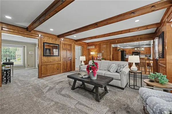 10601 Barton ST, Overland Park, KS 66214