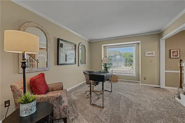 10601 Barton ST, Overland Park, KS 66214