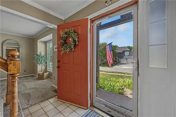 10601 Barton ST, Overland Park, KS 66214
