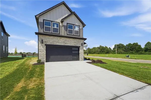 1309 SE Windbreak DR, Lee's Summit, MO 64081