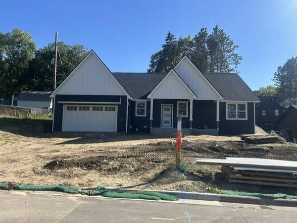 692 Skillman AVE W, Roseville, MN 55113