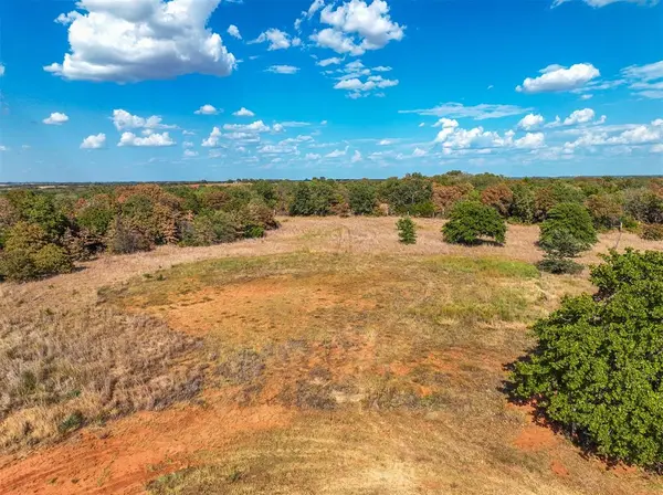 Highland LN, Blanchard, OK 73010