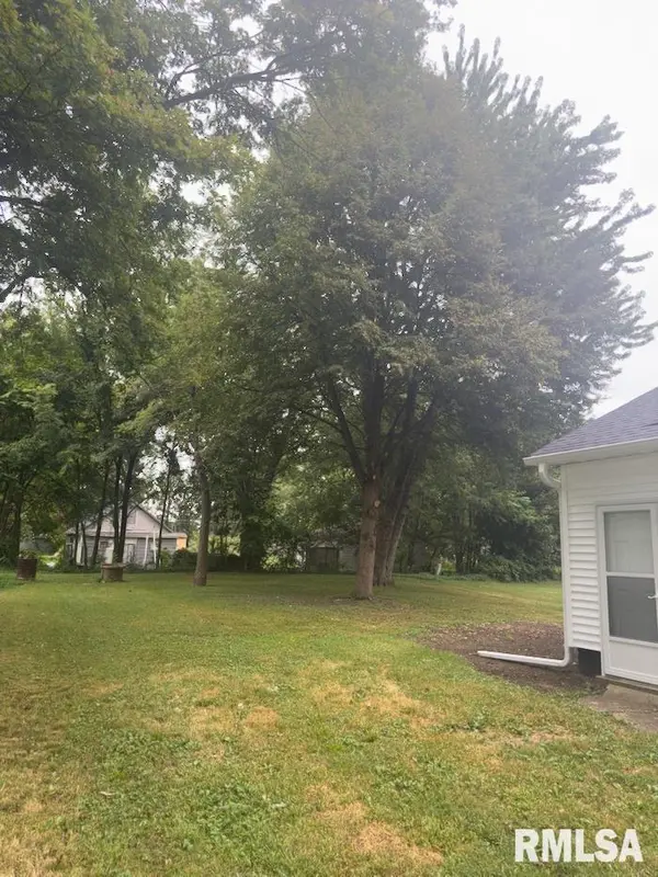117 W ILLINOIS ST, Canton, IL 61520