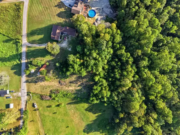 137 Vaughn Ln, Livingston, TN 38570