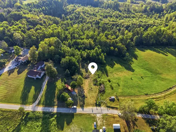 137 Vaughn Ln, Livingston, TN 38570