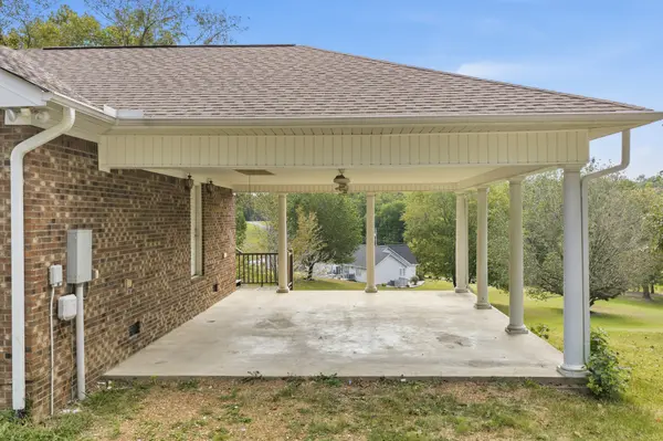 221 Dickson Ln, Parsons, TN 38363