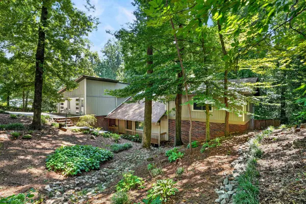 95 Brookwood DR, Clemson, SC 29631-2330
