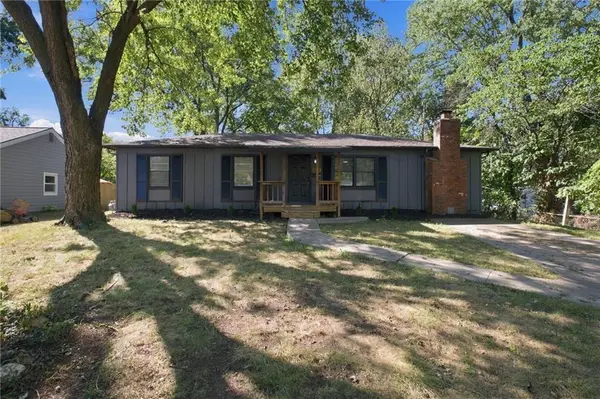 6102 Earnshaw ST, Shawnee, KS 66216