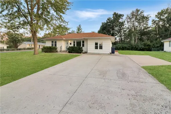 501 Salem AVE, Knob Noster, MO 65301