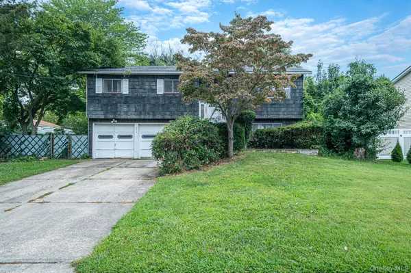 575 Freeman AVE, Brentwood, NY 11717