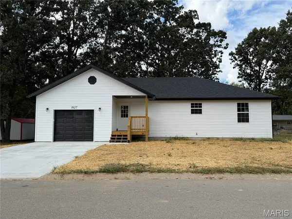 1627 Amy DR, Lebanon, MO 65536