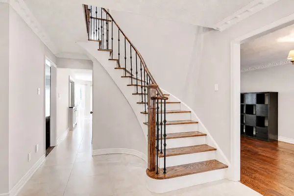 49 Barlow RD, Markham, ON L3R 7Y9