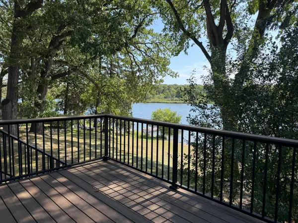 1320 Spring Valley RD, Golden Valley, MN 55422