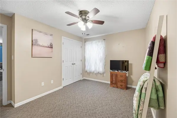 312 E HANSEN CT, Independence, MO 64055