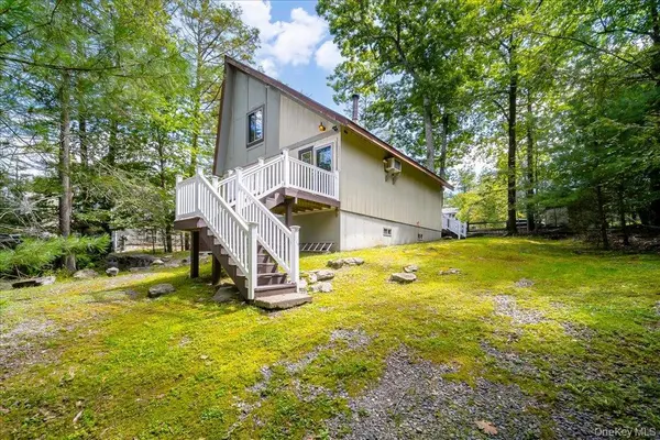 142 N Emerald DR, Rock Hill, NY 12775