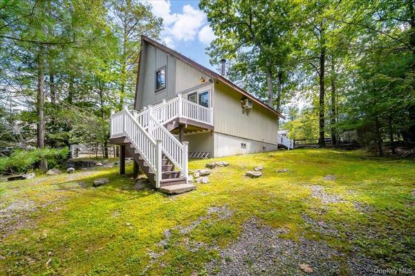 142 N Emerald DR, Rock Hill, NY 12775