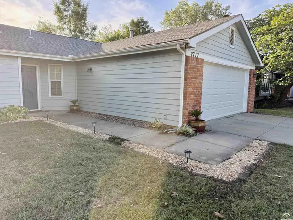 2717 Wildflower DR, Lawrence, KS 66047