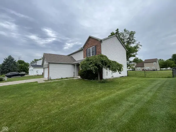 10522 Creekside Woods DR, Indianapolis, IN 46239