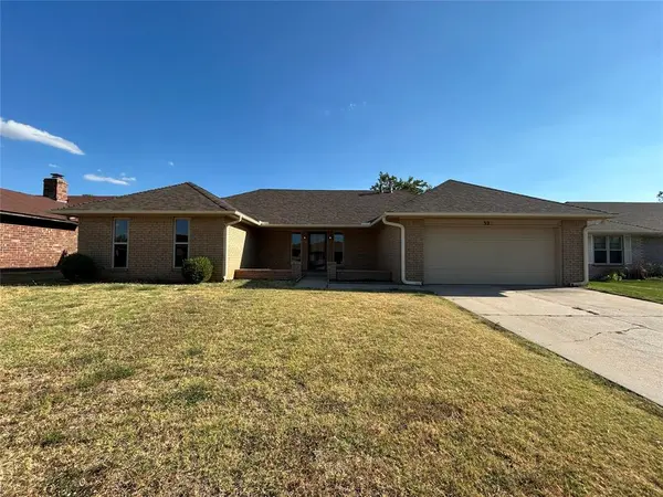 32 Corona DR, Oklahoma City, OK 73149