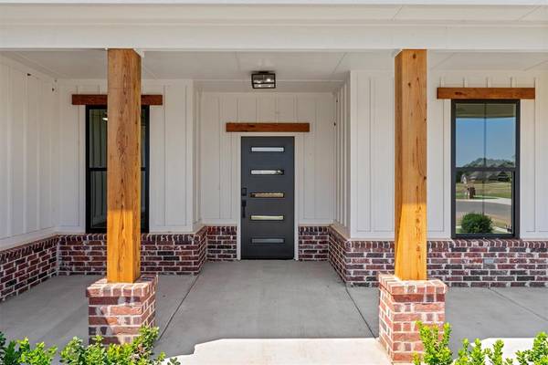 2921 Spring Meadow LN, Yukon, OK 73099