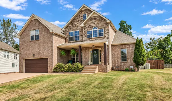 105 Ridgepoint Ct, Clarksville, TN 37040