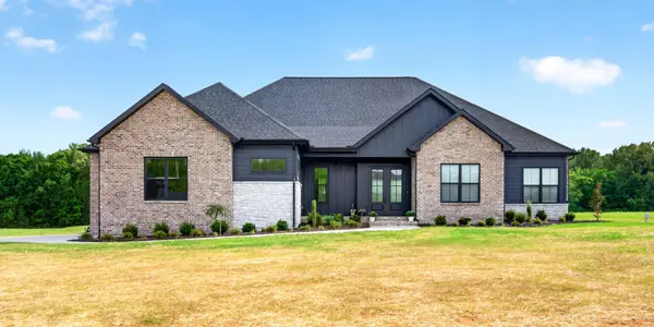 2 Pace Rd, Clarksville, TN 37043