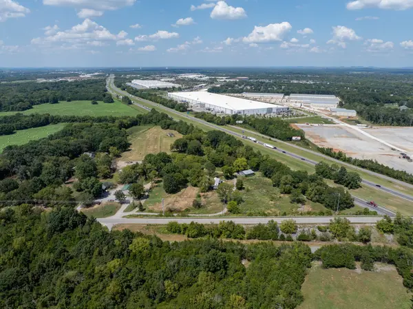 5327 Elam Rd, Murfreesboro, TN 37127