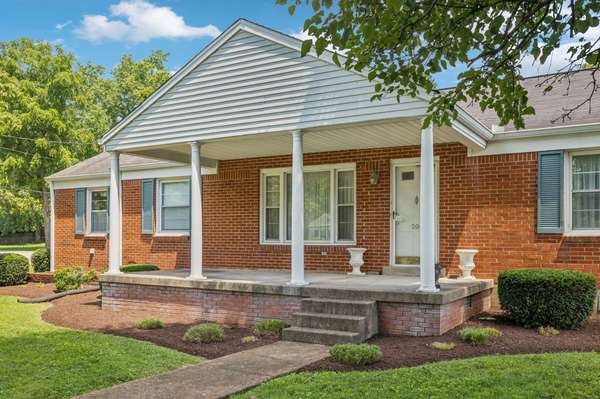 201 Avondale Dr, Franklin, TN 37064