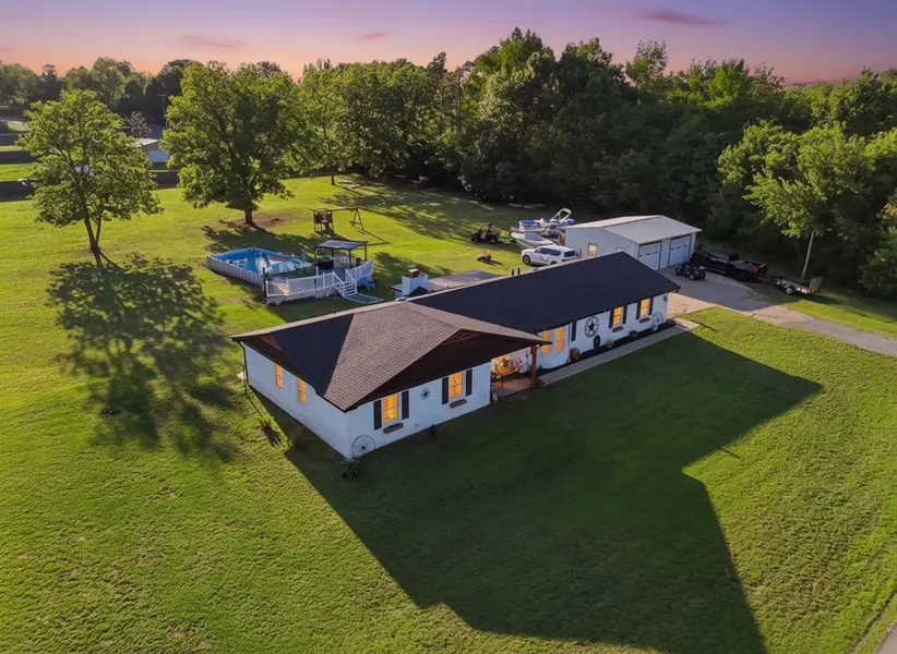 32 S Quail DR, Ninnekah, OK 73067