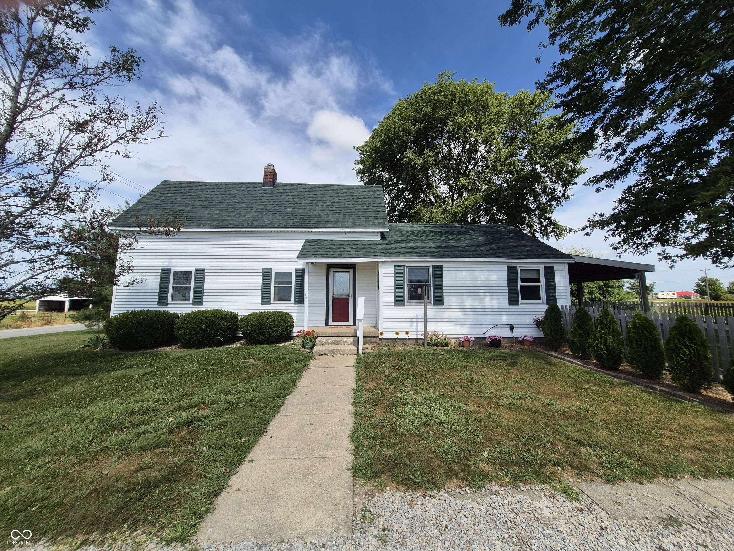 6957 N 300 E, Whiteland, IN 46184