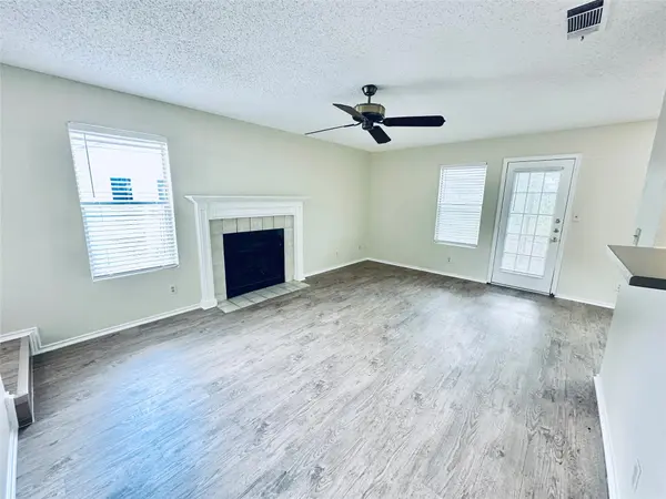 379 Fantail LOOP #B, Austin, TX 78734