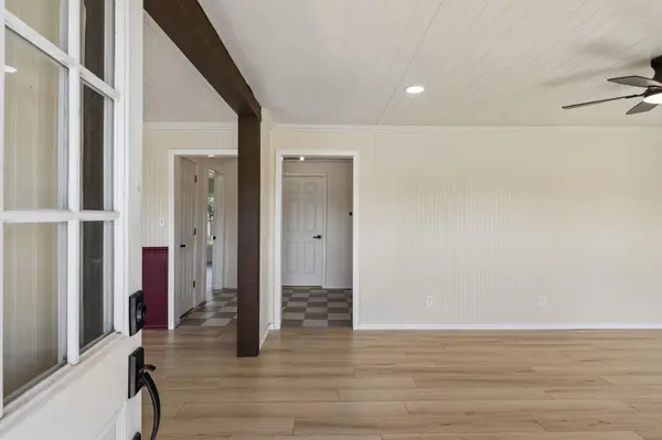 223 NW Front ST, Bartlett, TX 76511