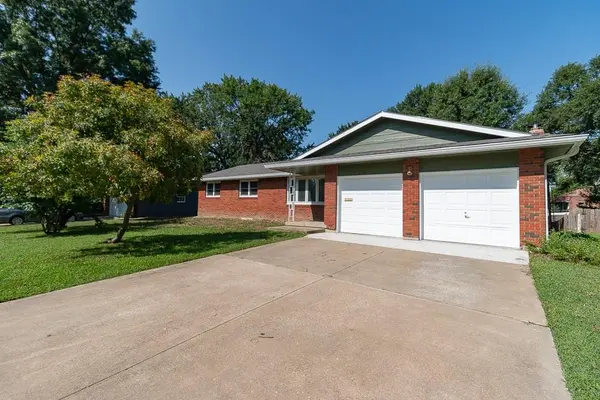 2737 Alabama ST, Lawrence, KS 66046