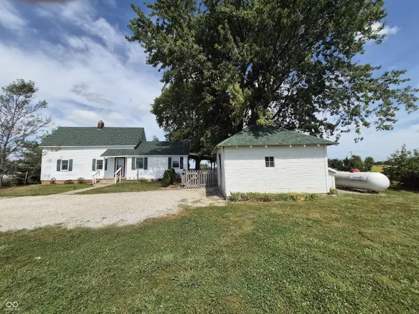 6957 N 300 E, Whiteland, IN 46184