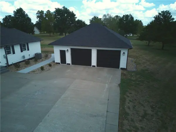 12596 E Oliver PASS, Nevada, MO 64772