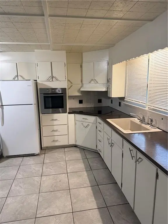 1516 E Highland AVE, St Joseph, MO 64505