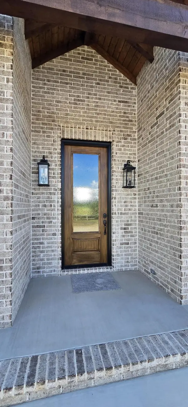 1388 E Walnut ST, Bolivar, MO 65613