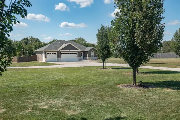 9833 N State Highway 125, Fair Grove, MO 65648