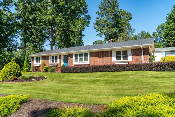 114 E Brookwood LN, Cowpens, SC 29330