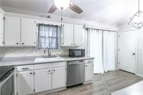 1315 SE Alice ST, Blue Springs, MO 64014