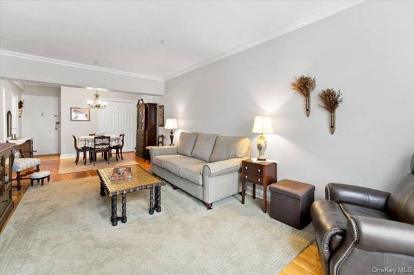 16 Main ST #3P, East Rockaway, NY 11518