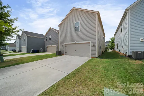 11913 Silverheel LN, Huntersville, NC 28078