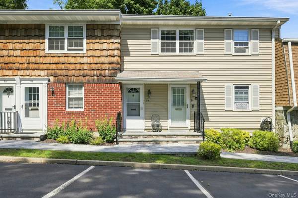 4 Anchorage LN #5B, Oyster Bay, NY 11771