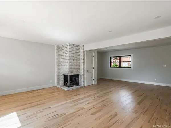 6 Slocum AVE, Port Washington, NY 11050