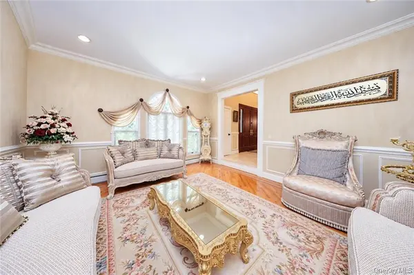 78 Eleanor ST, Staten Island, NY 10306