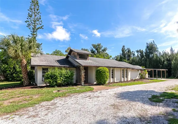 1351 MUSTANG ST, Nokomis, FL 34275