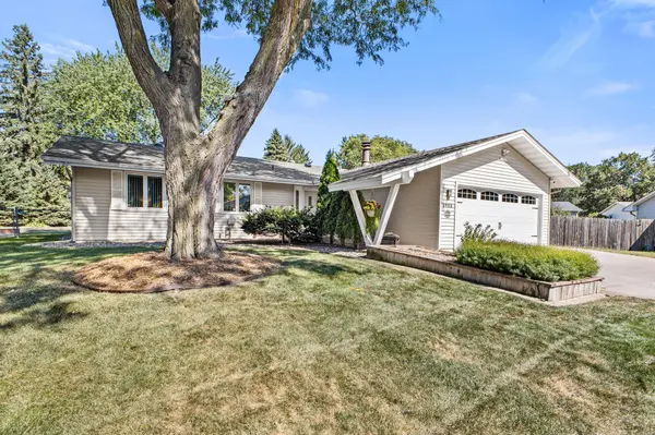 1993 Warbler LN, Saint Paul, MN 55119